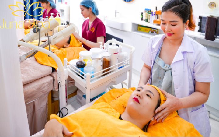 Juna Spa – chuyên gia trị mụn chuẩn y khoa