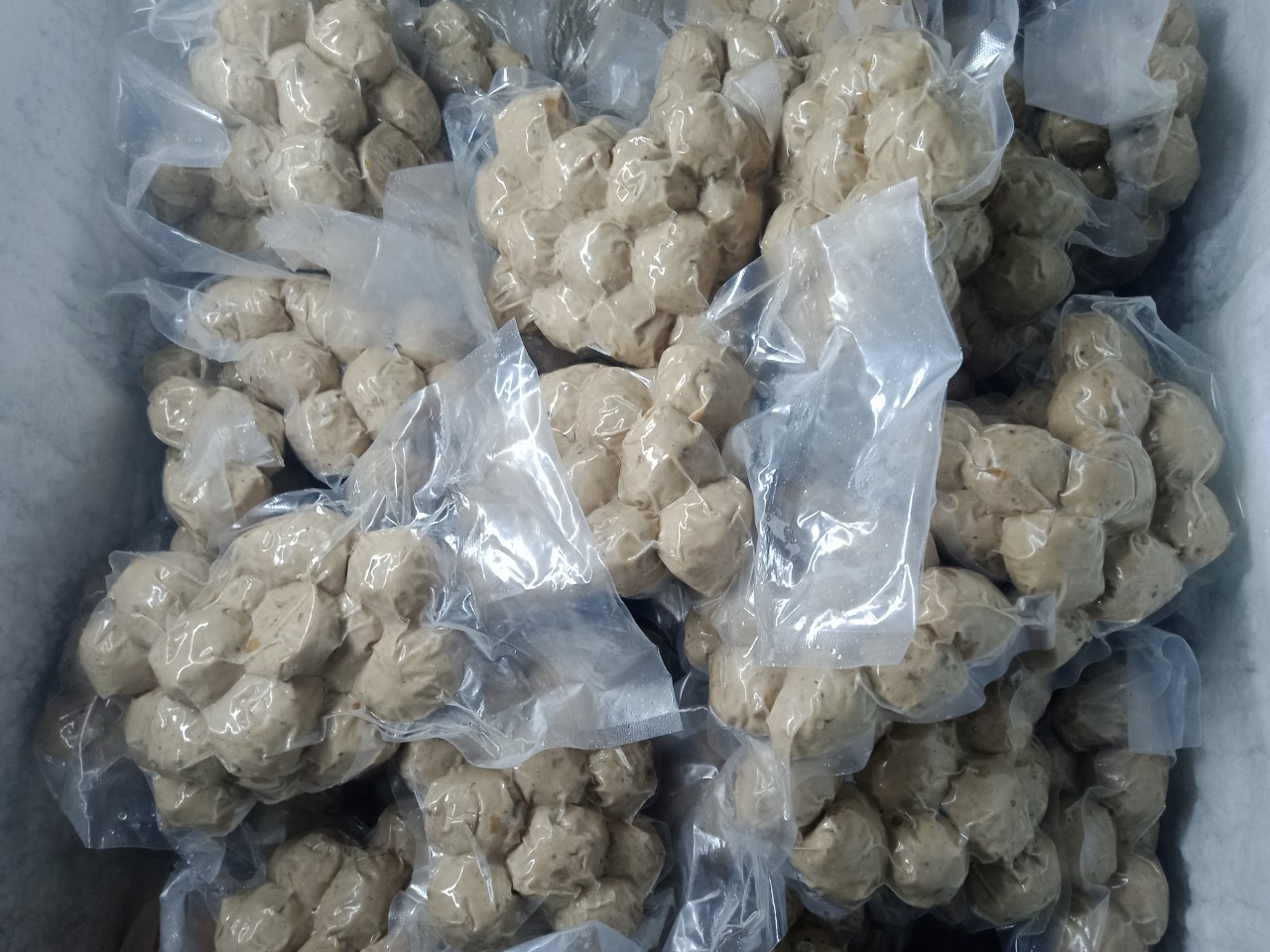 Bò viên loại nào dùng nấu lẩu? Giá 1kg hiên bao nhiêu?